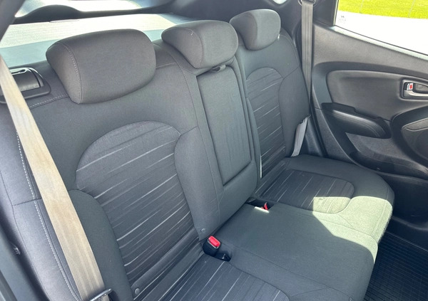 Hyundai ix35 cena 49900 przebieg: 156000, rok produkcji 2015 z Lesko małe 529